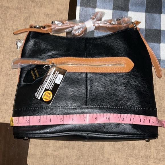 Concealed Carry Purse - Leather Crossbody Messenger by Roma Leathers - Picture 5 of 8